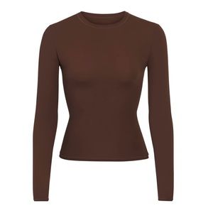 SKIMS Fits Everybody Long Sleeve T-Shirt in Cocoa